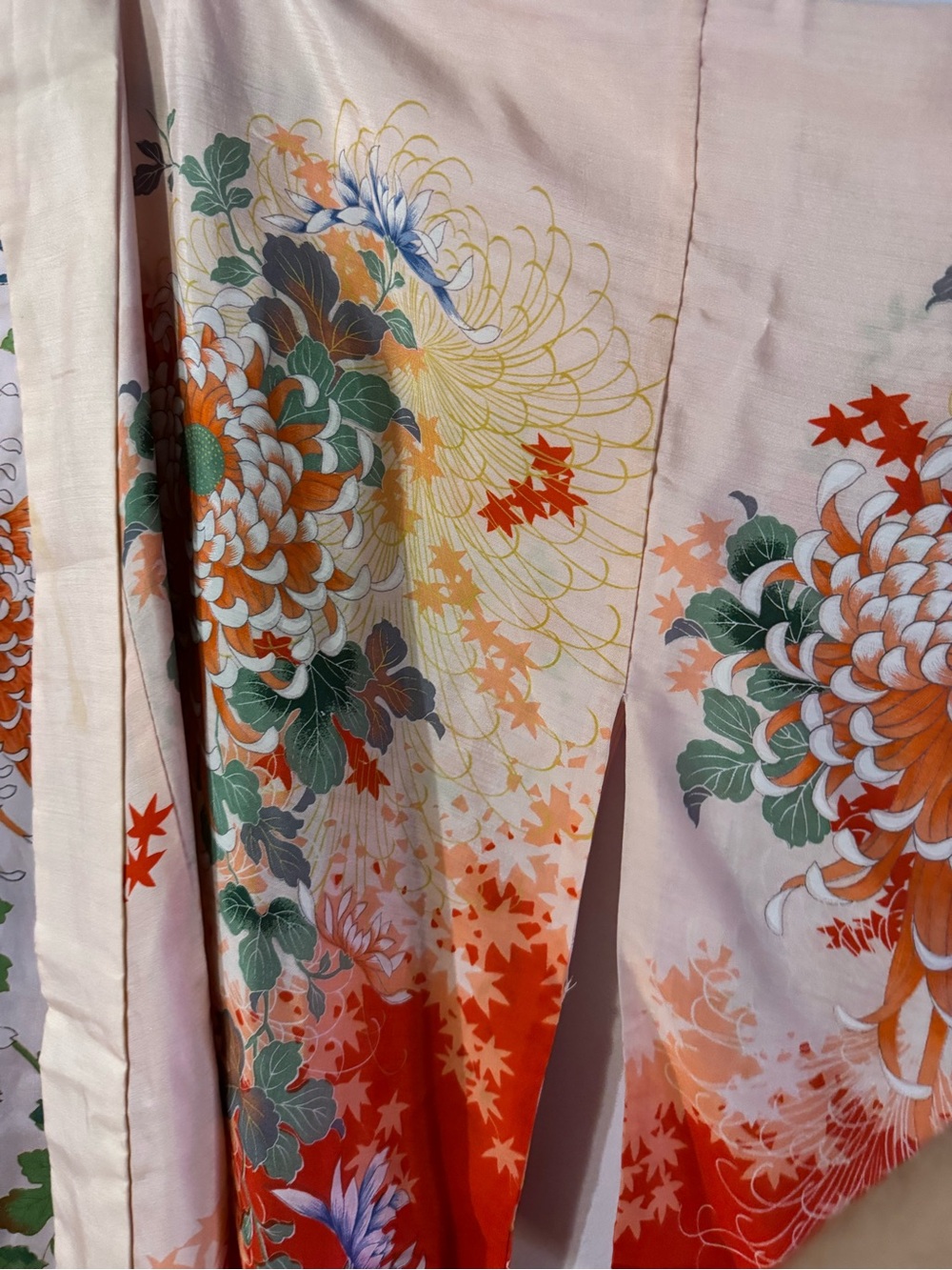Authentic JAPANESE 100% SILK KIMONO Red and Cream Floral Kimono from Japan - Picture 3 of 8